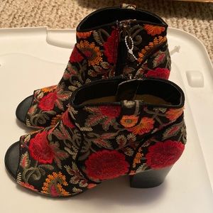 Crown Vintage Shoes Frankie ankle booties